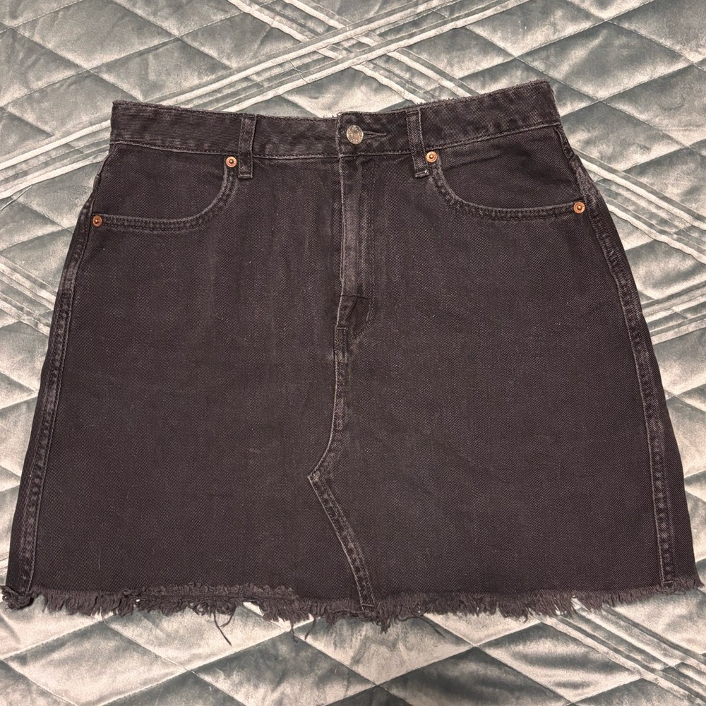 Riders by Lee black Denim skirt with raw hem, size 10